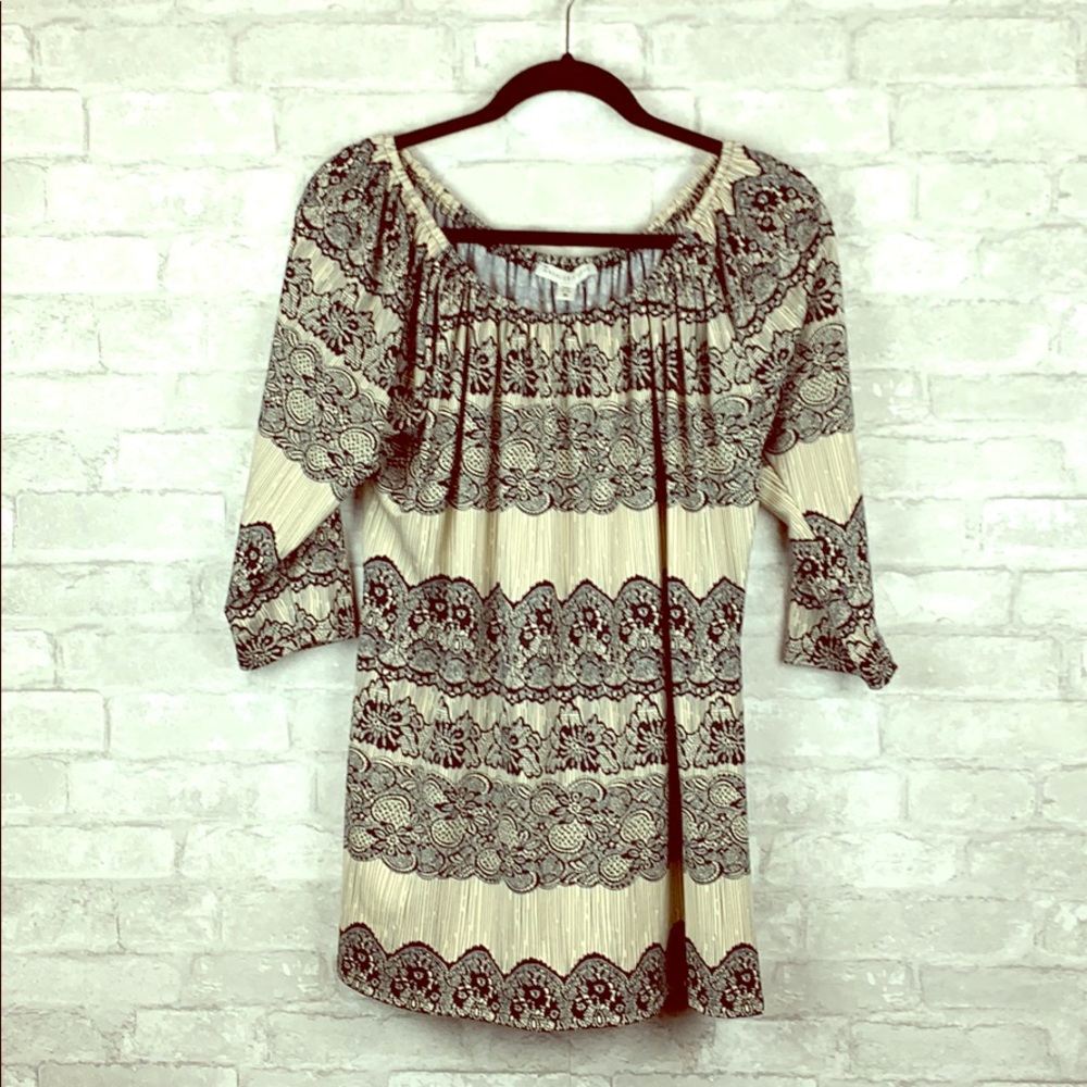 Black/Tan Scooped Neck Blouse